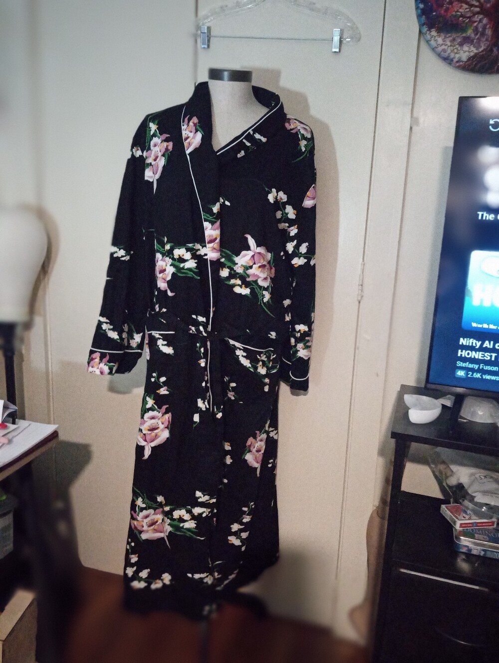 Lavenderi Black Floral Silky Satin Like Kimono Bathrobe XL